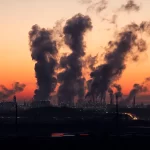 Ventajas y Desventajas del Petróleo: Impacto Económico y Ambiental